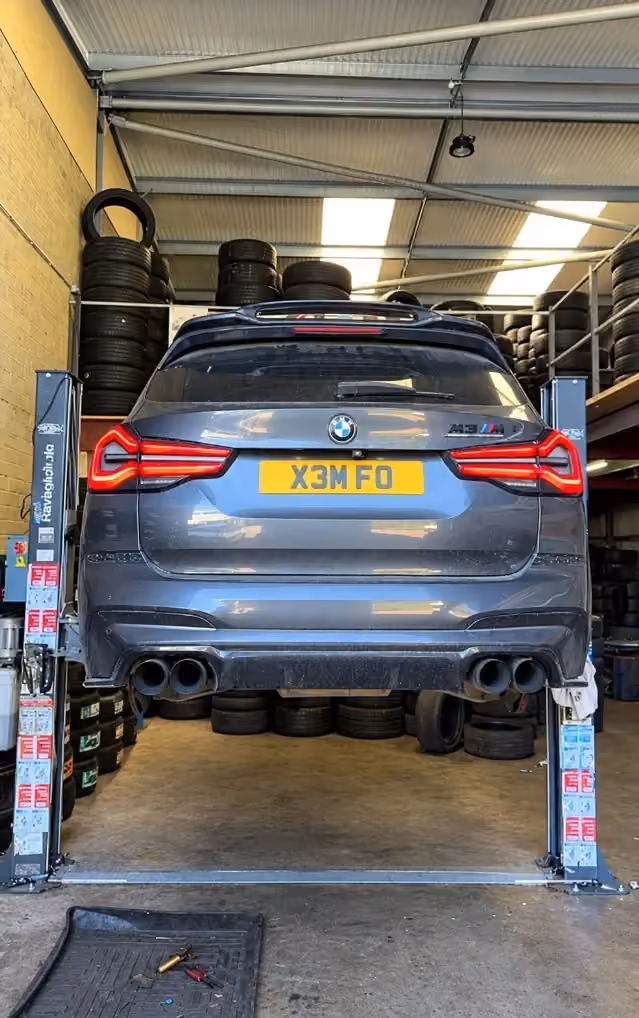 KWIK TYRES & AUTO tyre warehouse
